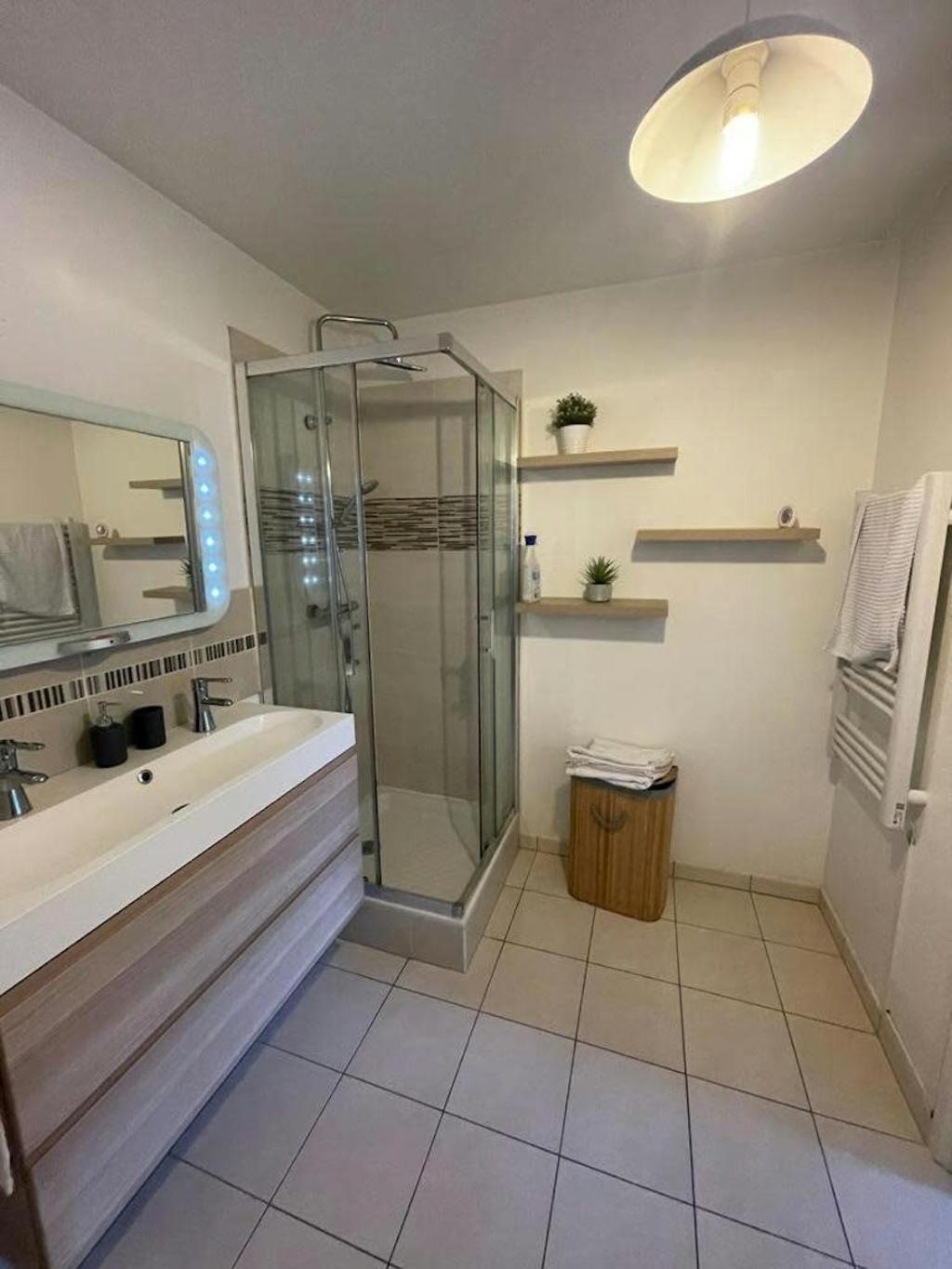 Appart The Good Stay Disneyland Montévrain Extérieur photo